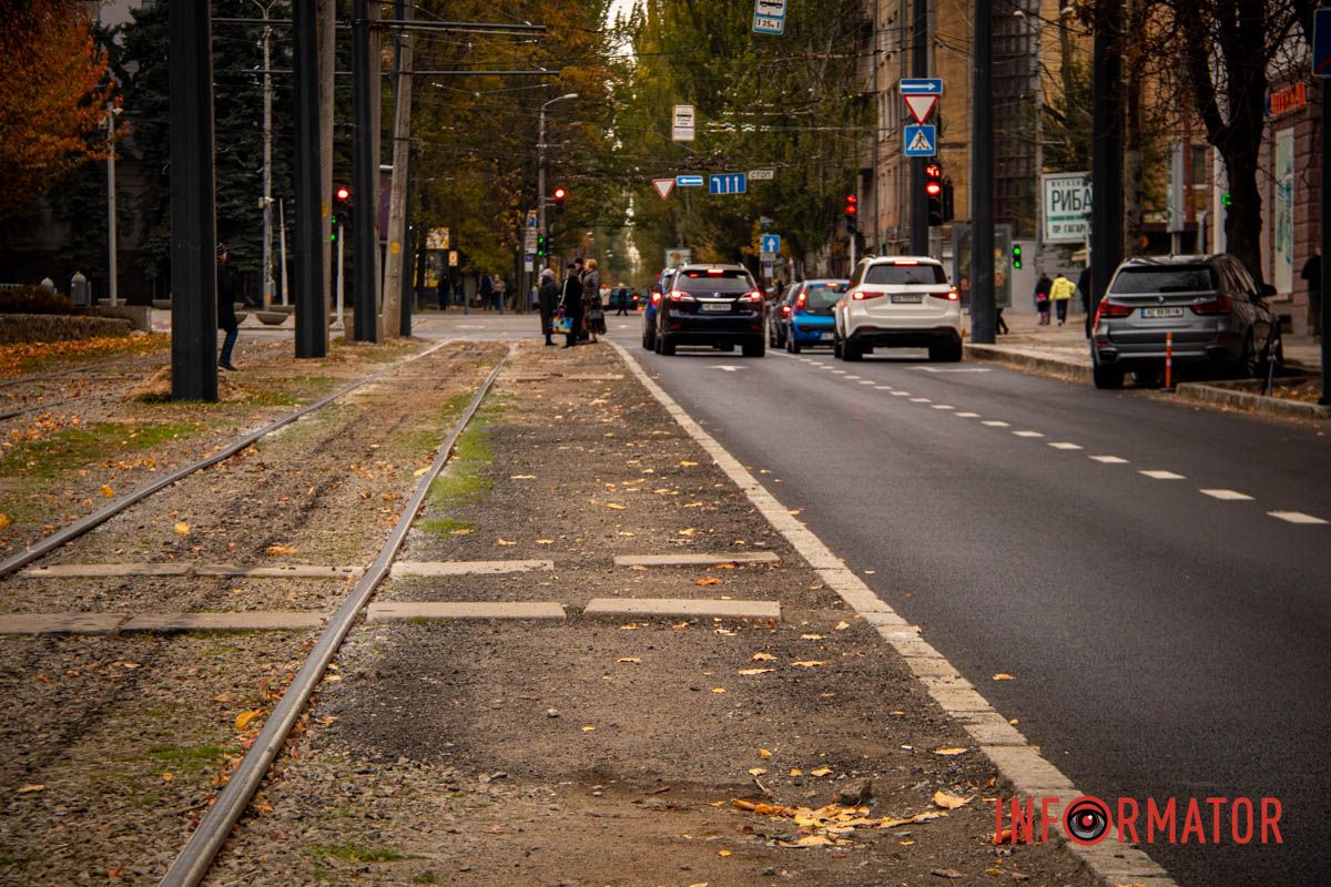 Новые трамвайные платформы и зонированные тротуары: ремонт Соборной площади в Днепре на завершающем этапе 35