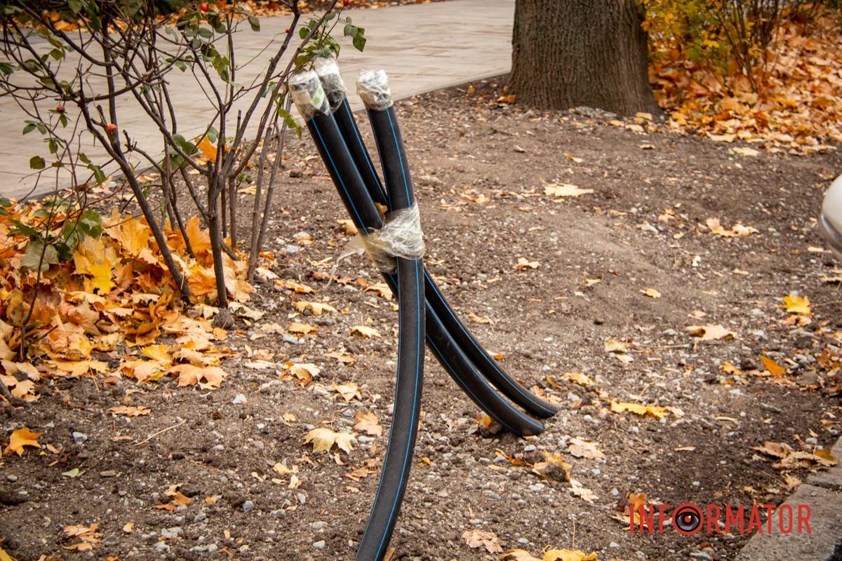 Новые трамвайные платформы и зонированные тротуары: ремонт Соборной площади в Днепре на завершающем этапе 32