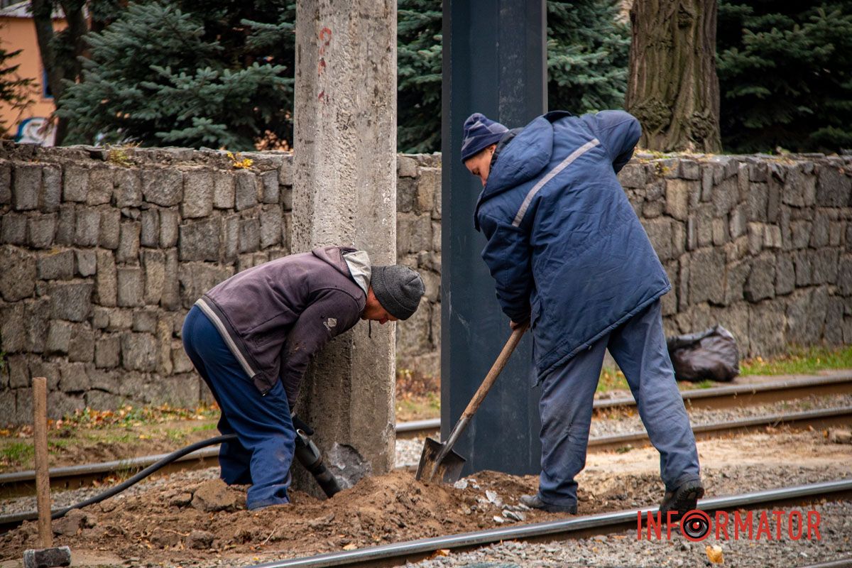 Новые трамвайные платформы и зонированные тротуары: ремонт Соборной площади в Днепре на завершающем этапе 31