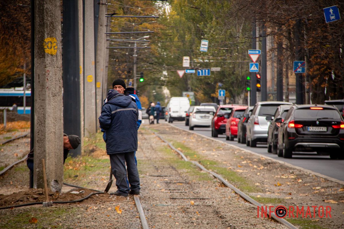 Новые трамвайные платформы и зонированные тротуары: ремонт Соборной площади в Днепре на завершающем этапе 27