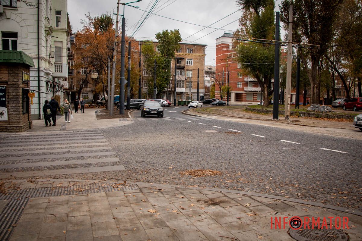 Новые трамвайные платформы и зонированные тротуары: ремонт Соборной площади в Днепре на завершающем этапе 22