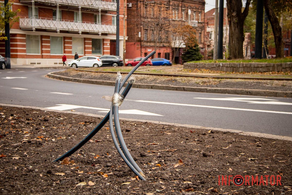 Новые трамвайные платформы и зонированные тротуары: ремонт Соборной площади в Днепре на завершающем этапе 16