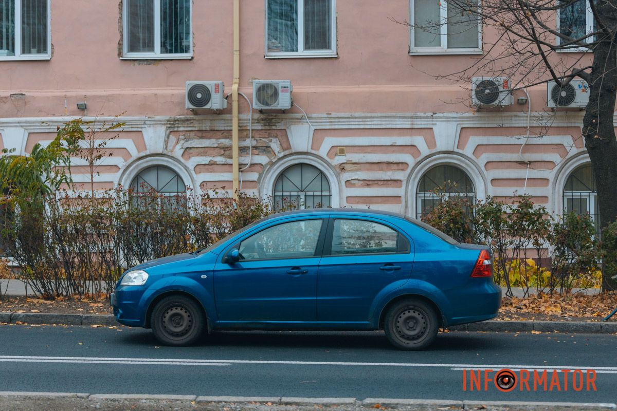 Эта разметка обозначает выделенную полосу движения маршрутных транспортных средств и велосипедистов