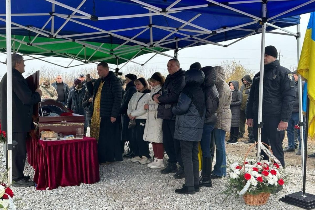 1 листопада численні осколкові поранення внаслідок ракетного удару по Харкову дістав поліцейський Олександр Ковтун