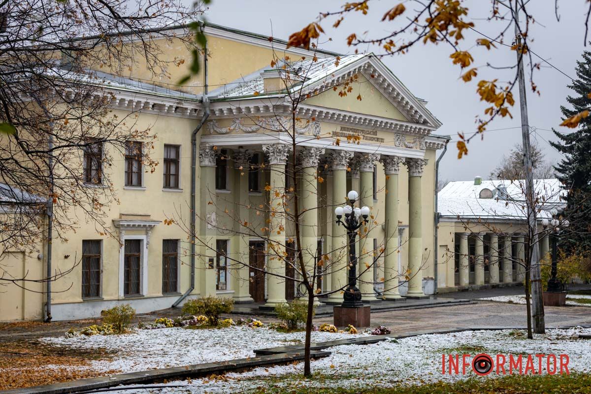 Город встречает первый снег Город встречает первый снег