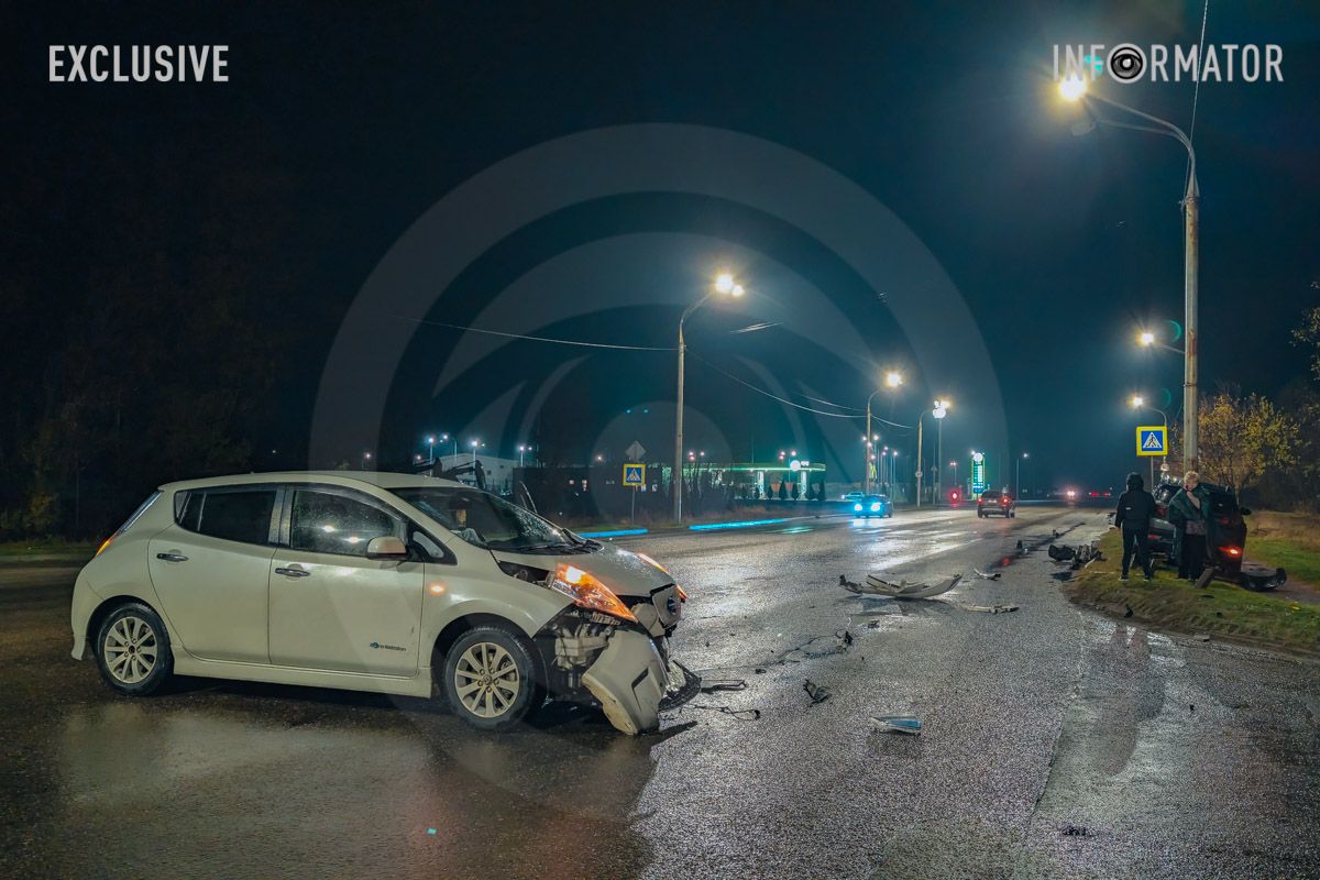 ДТП на Полтавському шосе: на виїзді з Дніпра після зіткнення з Nissan Hyundai влетів у стовп 1