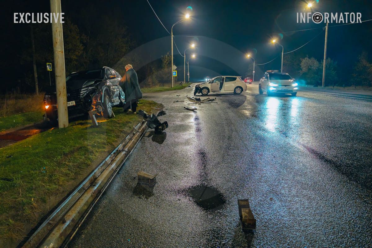 ДТП на Полтавському шосе: на виїзді з Дніпра після зіткнення з Nissan Hyundai влетів у стовп 6