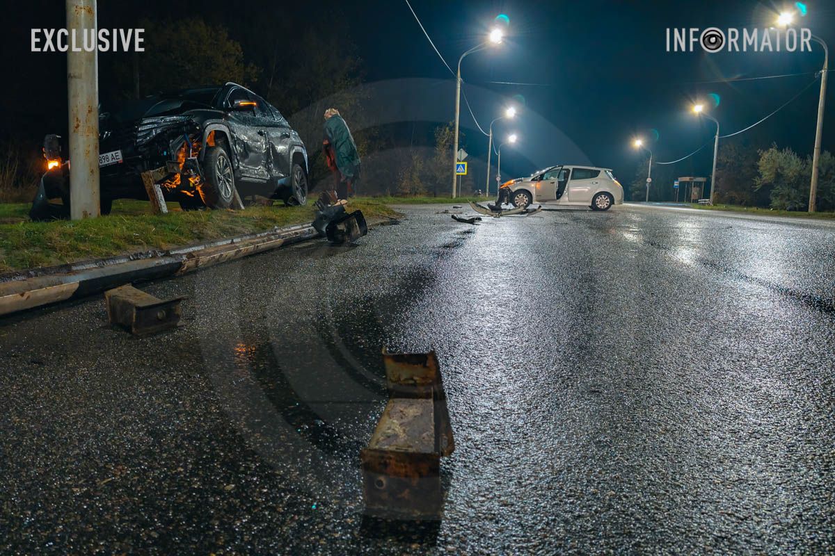 ДТП на Полтавському шосе: на виїзді з Дніпра після зіткнення з Nissan Hyundai влетів у стовп 2