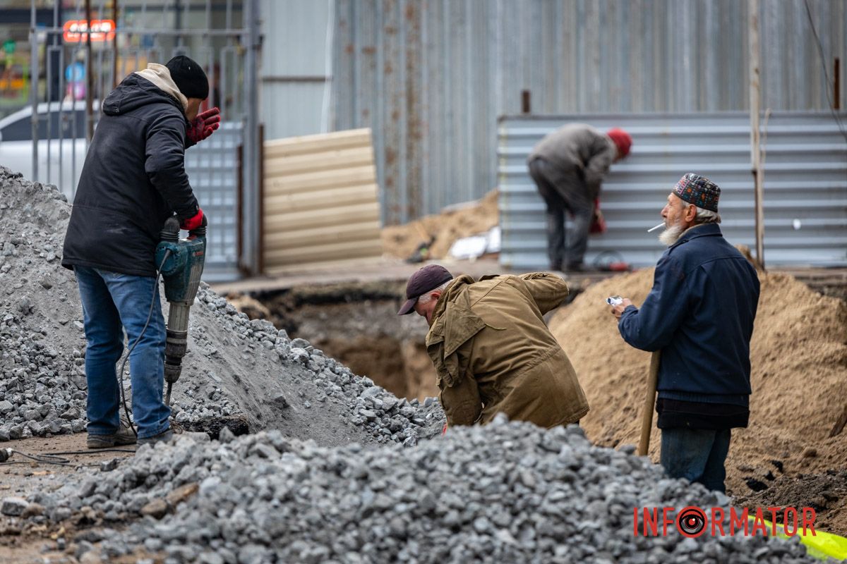 Как рассказали нам на рынке, здесь планируют поставить новые павильоны