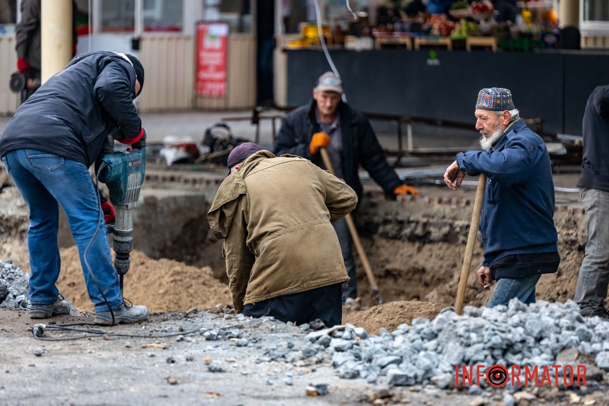 Они продолжают рыть яму