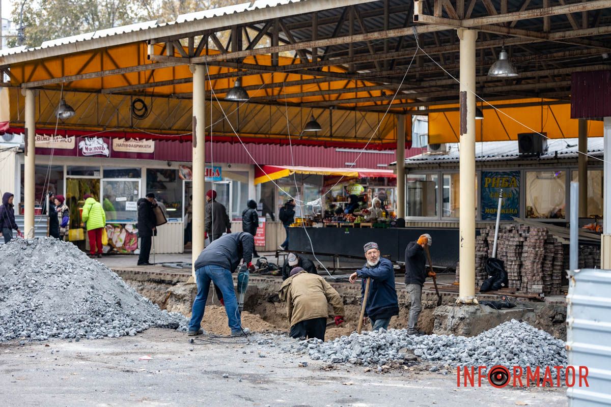 По состоянию на 15 ноября по тыльной части рынка активно работают рабочие