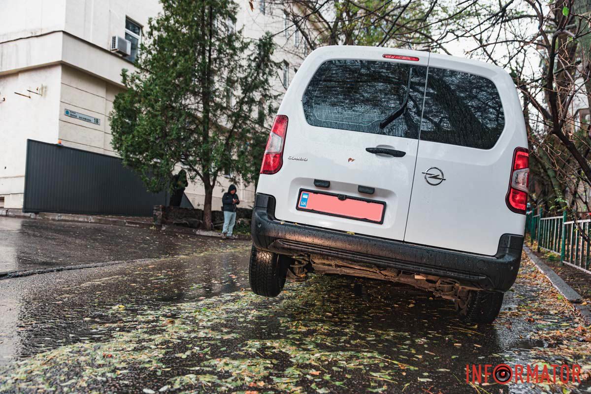 Попередньо, водій не постраждав Попередньо, водій не постраждав