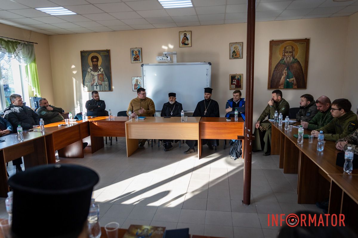 "Перемога приходить від Господа": у Дніпрі обговорили, як служити віруючим у ЗСУ 14