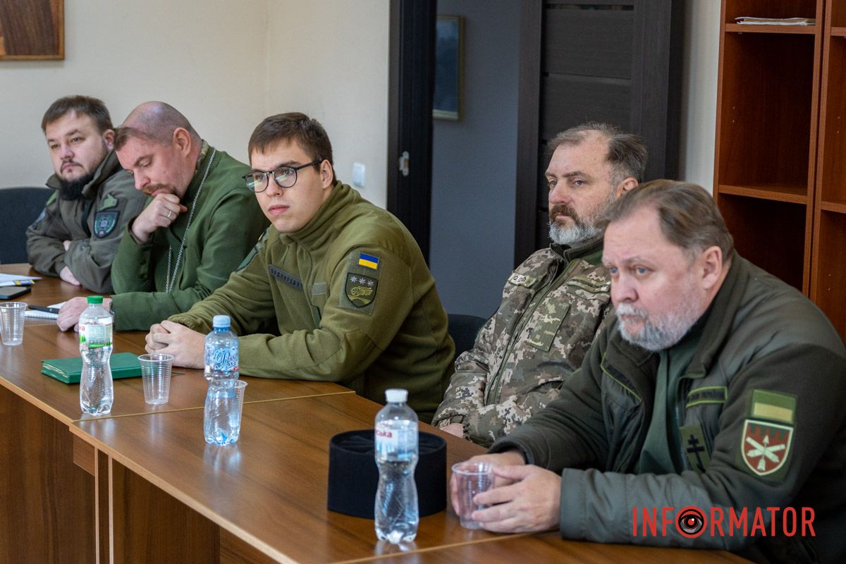 "Перемога приходить від Господа": у Дніпрі обговорили, як служити віруючим у ЗСУ 12