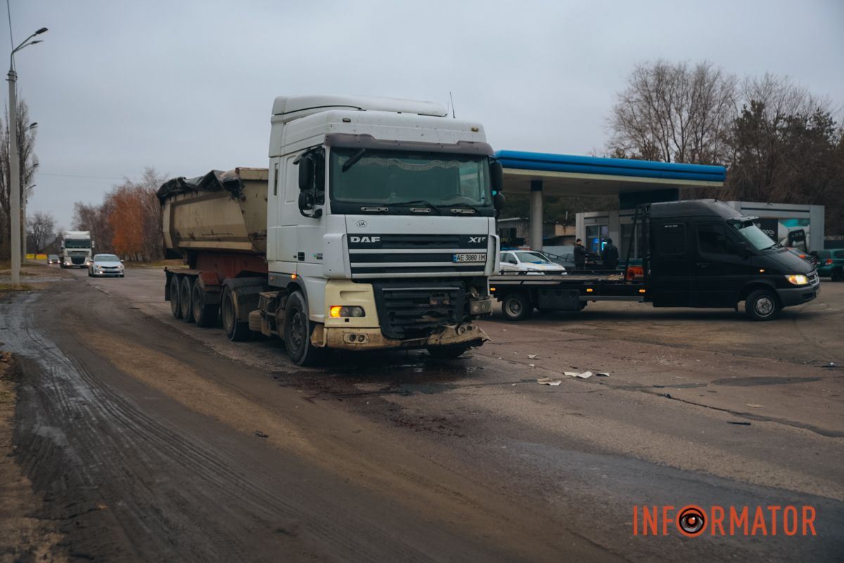 Грузовик по состоянию на 14:00, находится на дороге