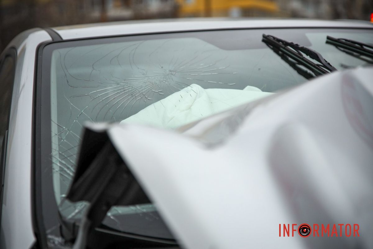 У Дніпрі на Набережній Перемоги зіткнулись Audi та Hyundai: є постраждалий 5