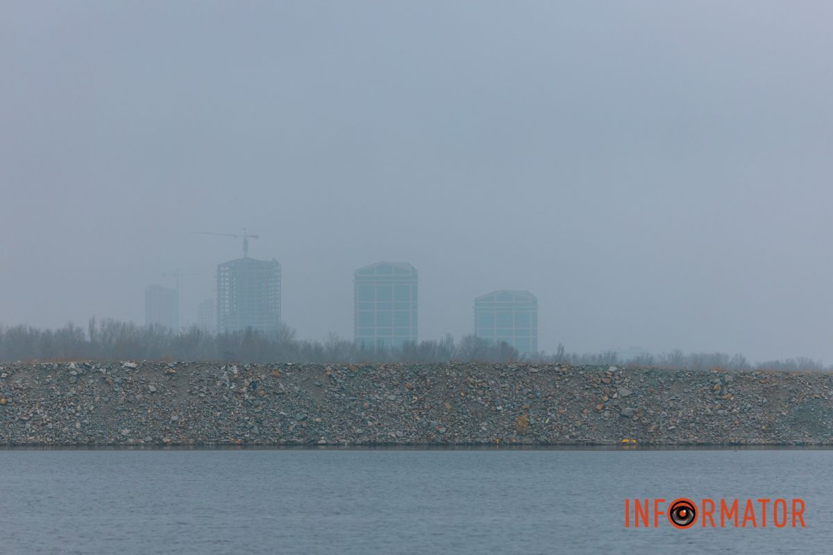 Словно окунул в покрывало: правый берег Днепра покрыл густой туман 18