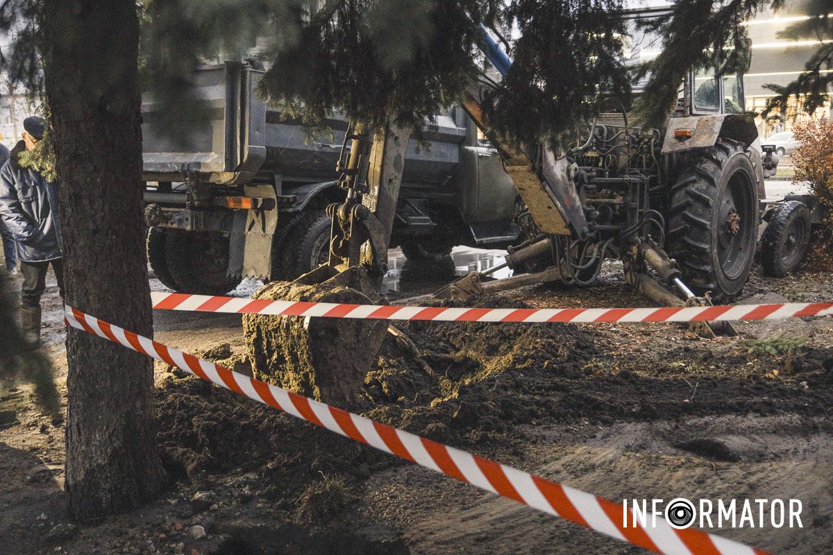 В Днепре на проспекте Науки образовались искусственные "озера" из-за прорыва: на месте работает "Днепропроводоканал" 9