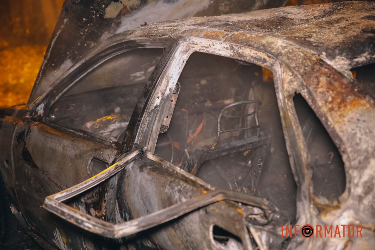 Горіло авто 8