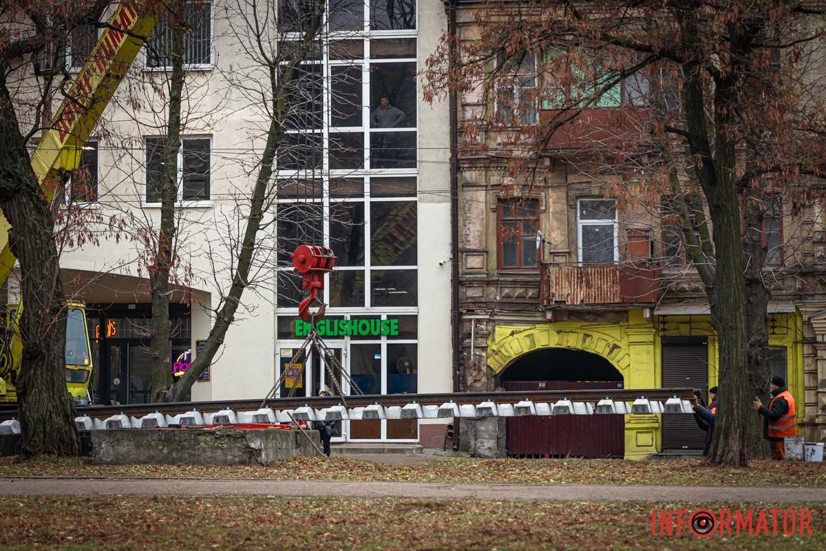 А именно на пересечении проспекта Леси Украинки и бульвара Батальона Днепр