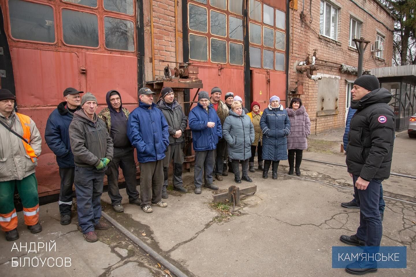 Він поспілкувався з працівниками, які щодня забезпечують стабільну роботу міського електротранспорту Щороку перевозять понад 10 мільйонів пасажирів: у Кам’янському 89 років тому запустили перший трамвай 6