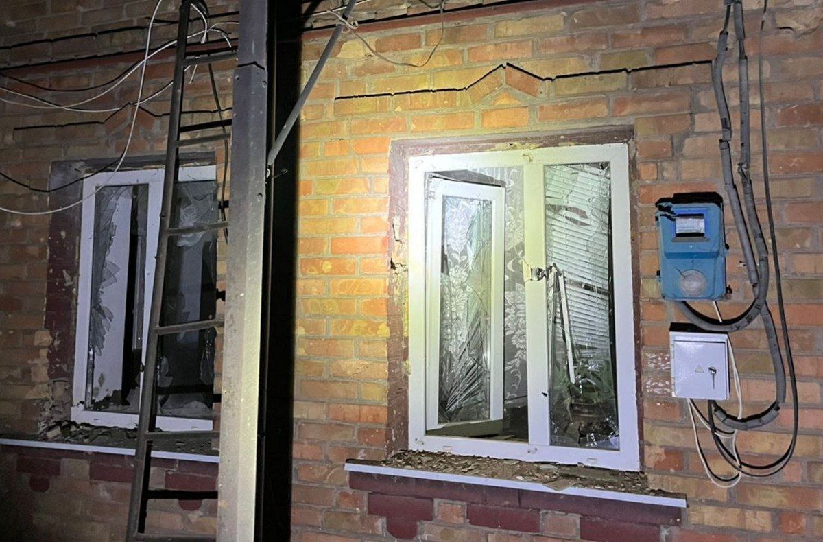 В ночь на 3 декабря войска России дважды обстреляли Никополь В ночь на 3 декабря войска России дважды обстреляли Никополь