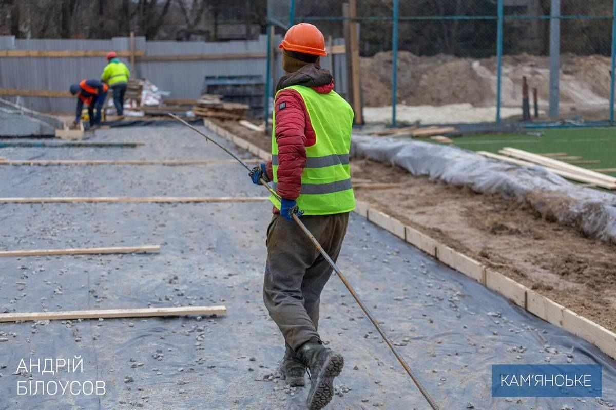 В Каменском проводят капитальный ремонт старейшего учебного заведения нашего города В Каменском проводят капитальный ремонт старейшего учебного заведения города 1
