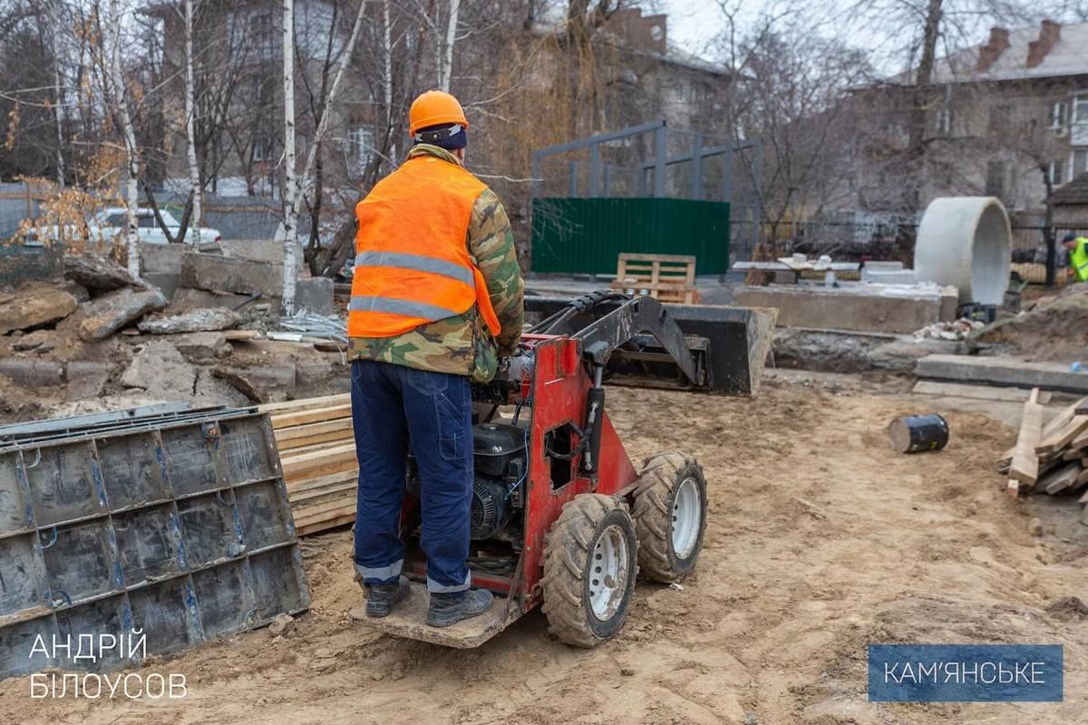 Проект финансируется из средств Европейского инвестиционного банка В Каменском проводят капитальный ремонт старейшего учебного заведения города 3