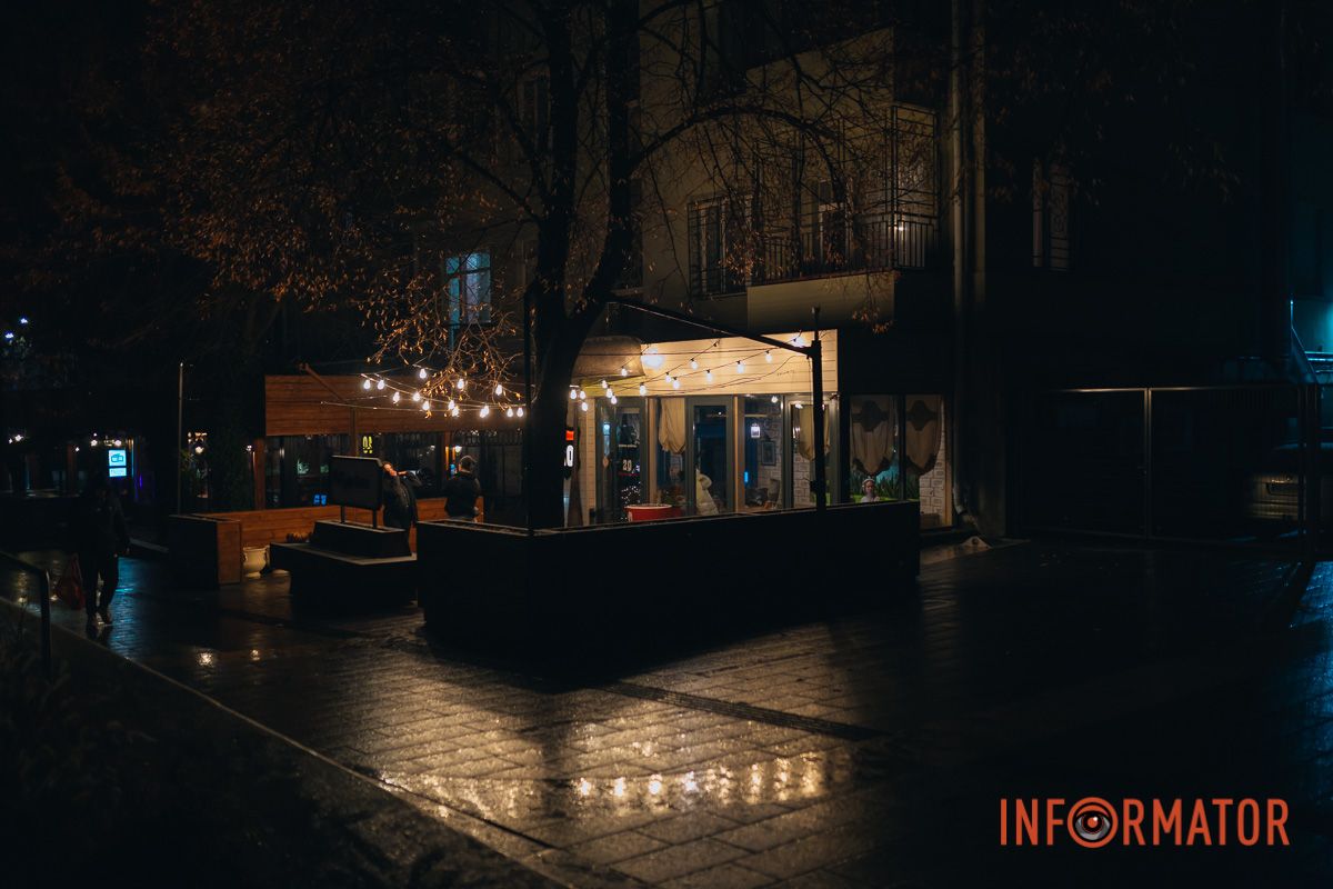 Не забудьте оставить под подушкой вкуснятина: в Днепре накануне Дня святого Николая пошел снег 18