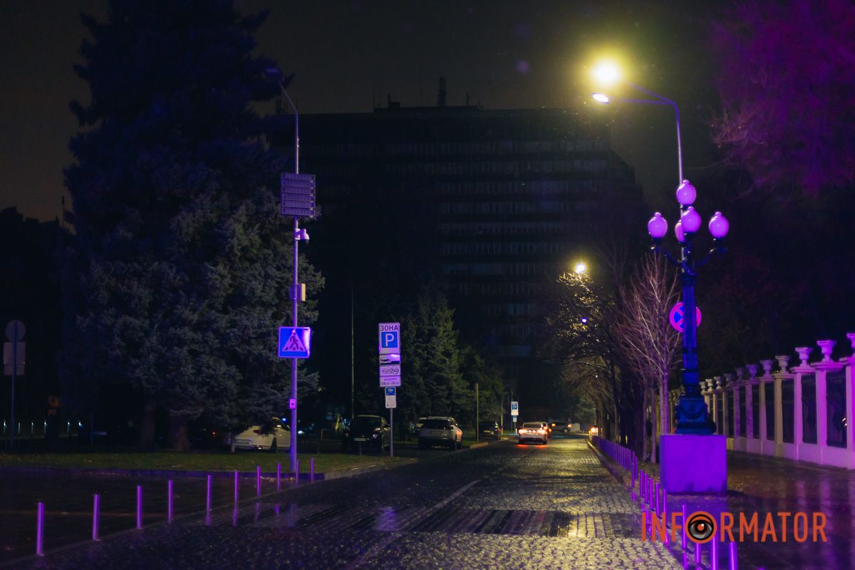 Не забудьте оставить под подушкой вкуснятина: в Днепре накануне Дня святого Николая пошел снег 24