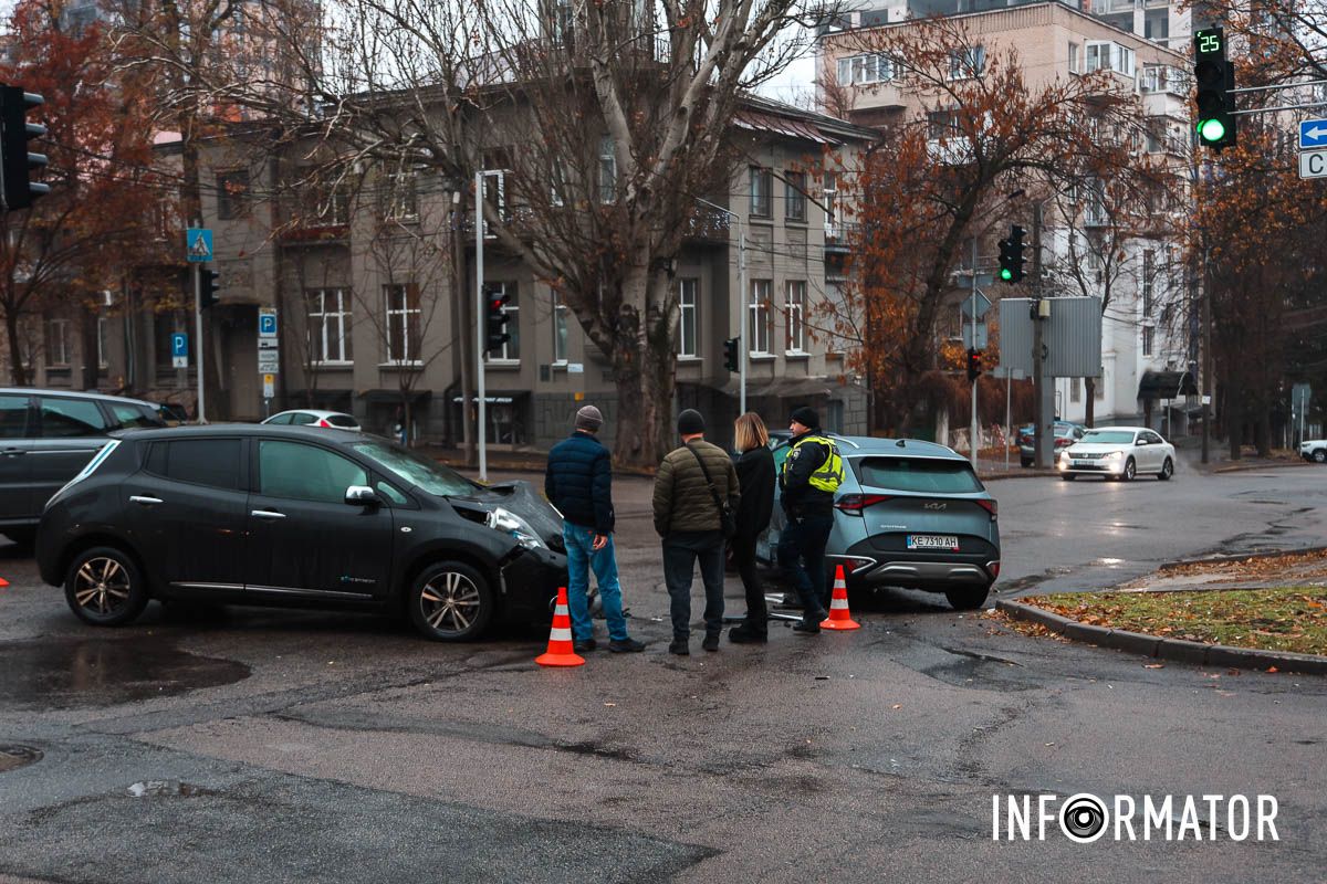 Движение по улице Гоголя в сторону проспекта Дмитрия Яворницкого затруднено