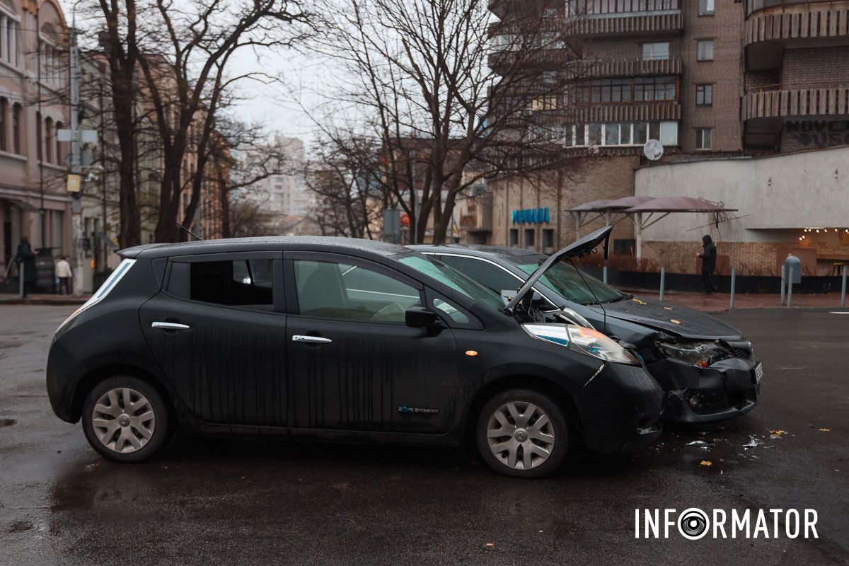 Рух на цій ділянці суттєво не ускладнений Рух на цій ділянці суттєво не ускладнений