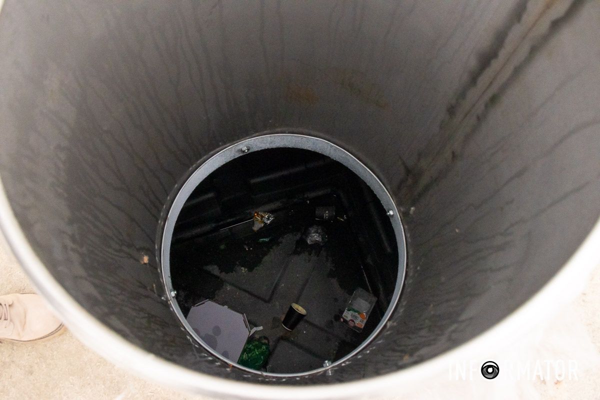 У Дніпрі, на бульварі Слави, помітили нові сміттєві баки