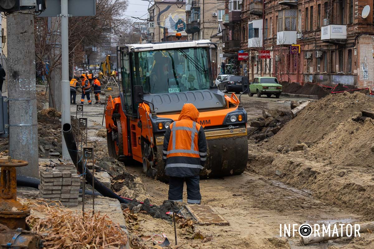 Летом в Днепре перекрыли движение транспорта по улице Князя Владимира Великого В Днепре на улице Князя Владимира Великого завершили ремонт коллектора 1
