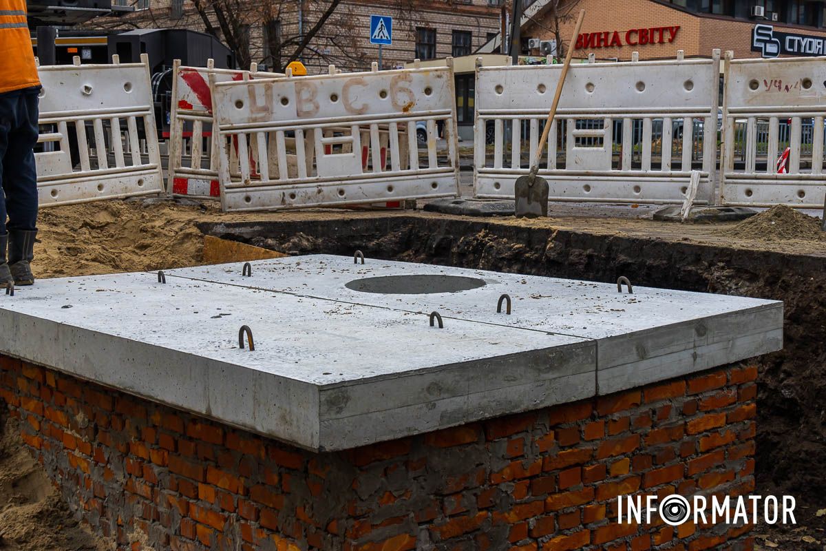 Плита В Днепре на улице Князя Владимира Великого завершили ремонт коллектора 15