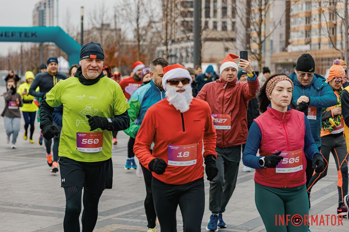 У Дніпрі 8 грудня пройшов традиційний благодійний забіг Миколайчиків 9