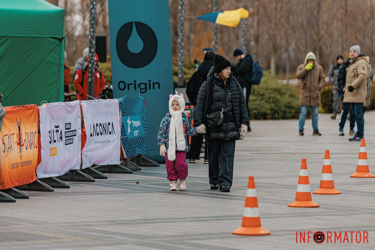 У Дніпрі 8 грудня пройшов традиційний благодійний забіг Миколайчиків 11