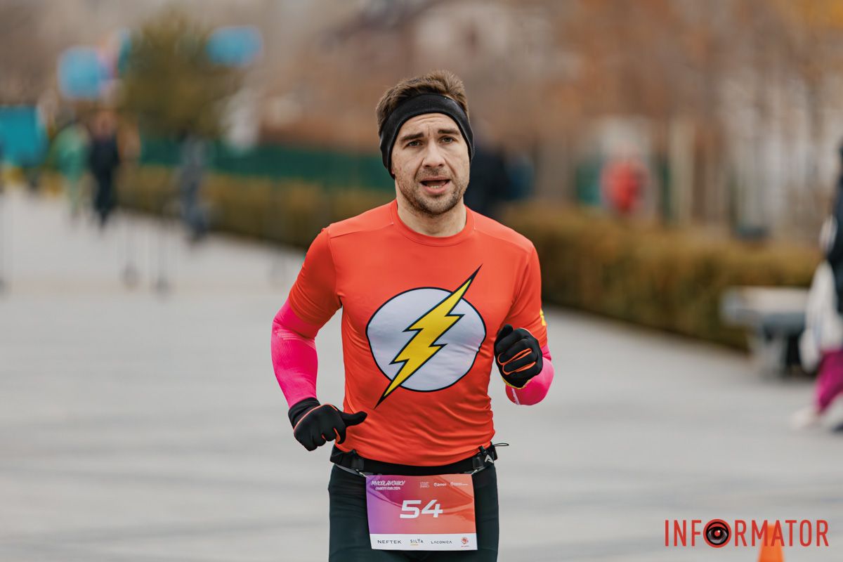 У Дніпрі 8 грудня пройшов традиційний благодійний забіг Миколайчиків 10