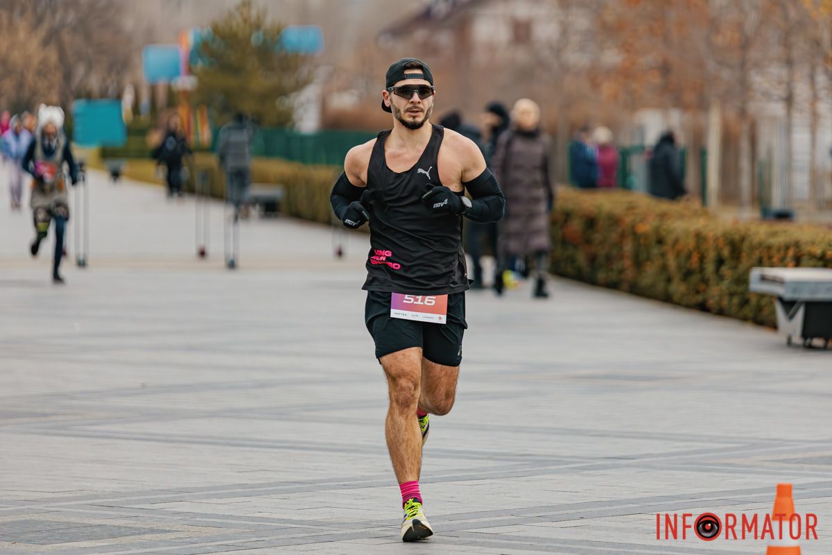 У Дніпрі 8 грудня пройшов традиційний благодійний забіг Миколайчиків 14