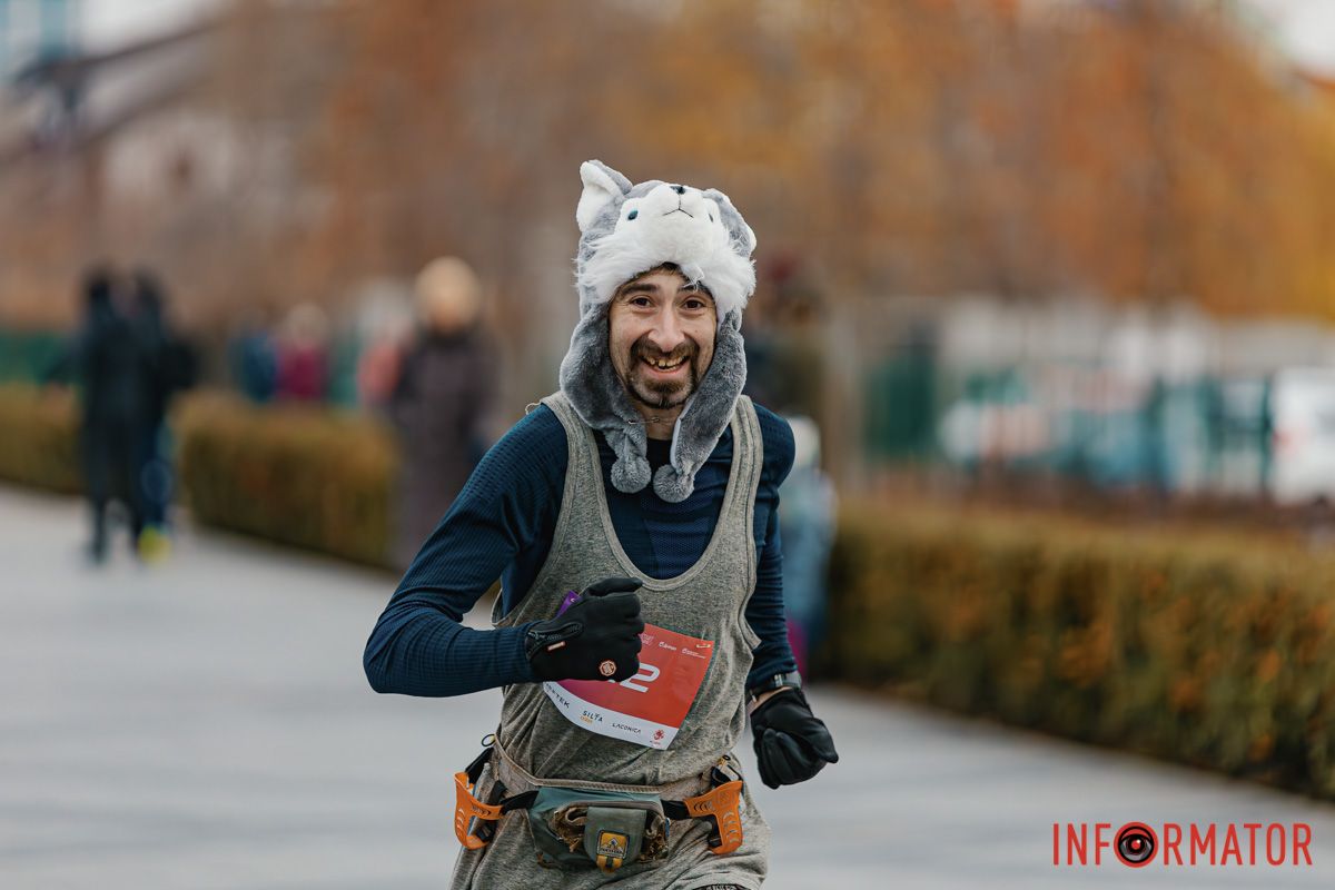 У Дніпрі 8 грудня пройшов традиційний благодійний забіг Миколайчиків 16
