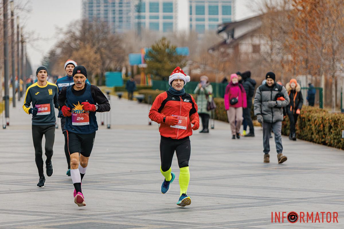 У Дніпрі 8 грудня пройшов традиційний благодійний забіг Миколайчиків 38