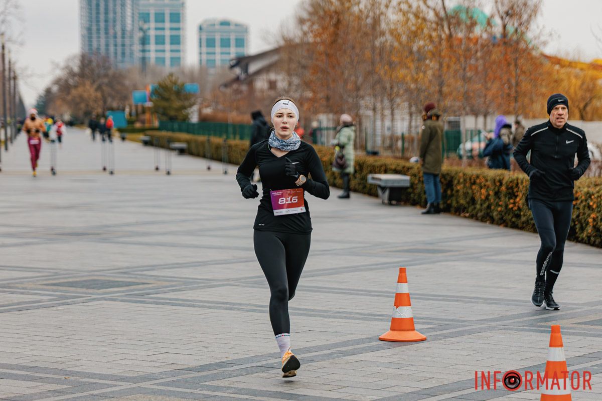 У Дніпрі 8 грудня пройшов традиційний благодійний забіг Миколайчиків 33