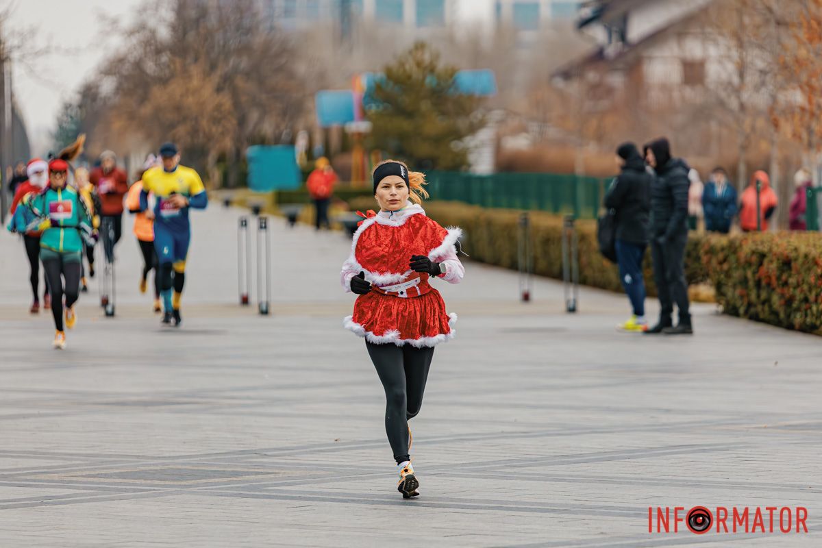 У Дніпрі 8 грудня пройшов традиційний благодійний забіг Миколайчиків 31