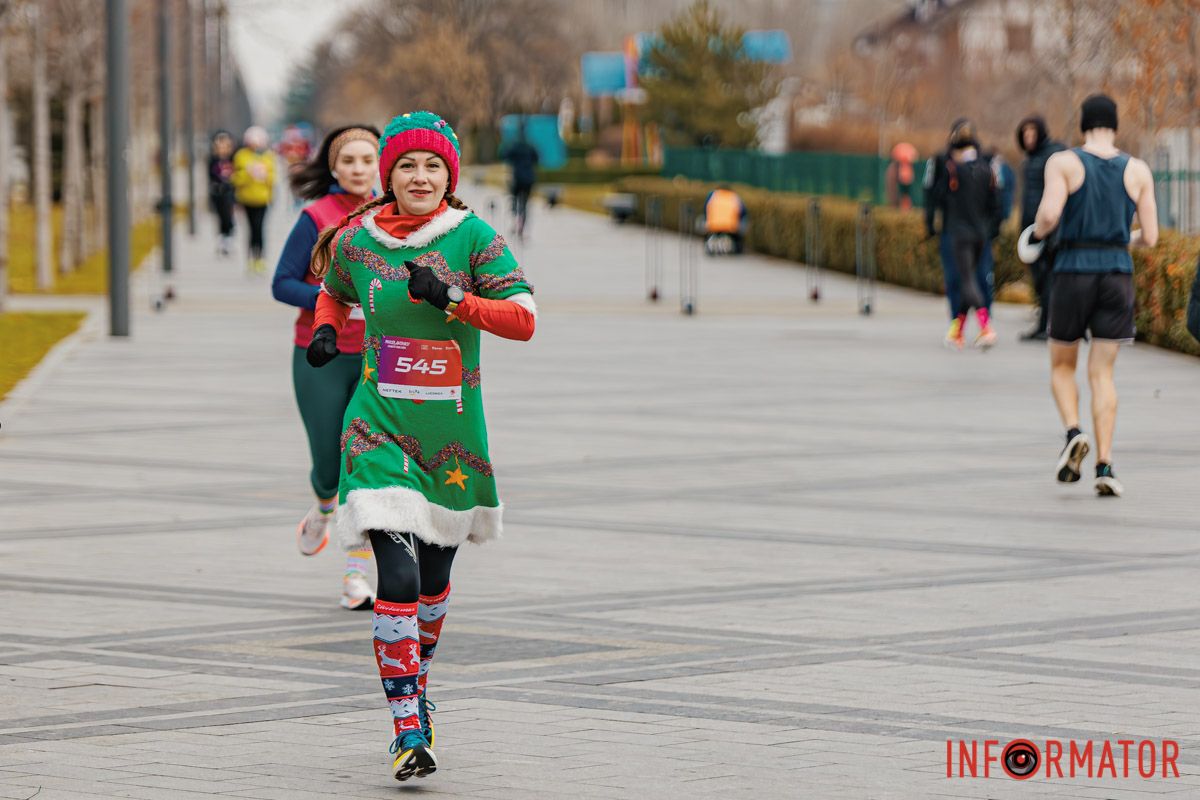 У Дніпрі 8 грудня пройшов традиційний благодійний забіг Миколайчиків 22