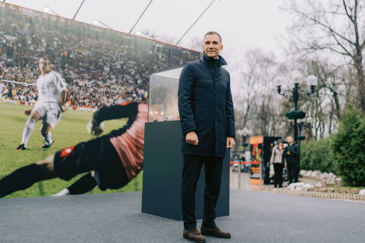 Украинцы смогут увидеть самый престижный футбольный трофей -  Украинцы смогут увидеть самый престижный футбольный трофей -