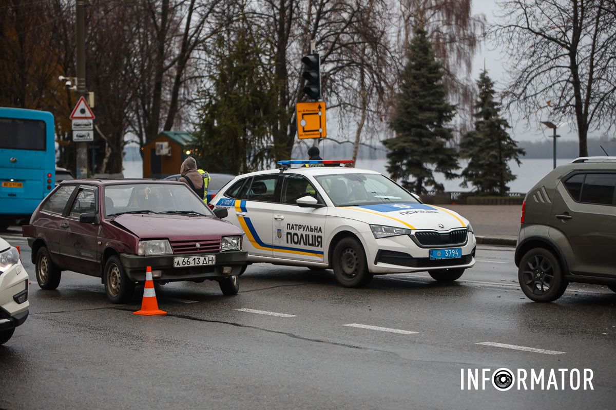 Правоохоронці регулюють рух Правоохоронці регулюють рух