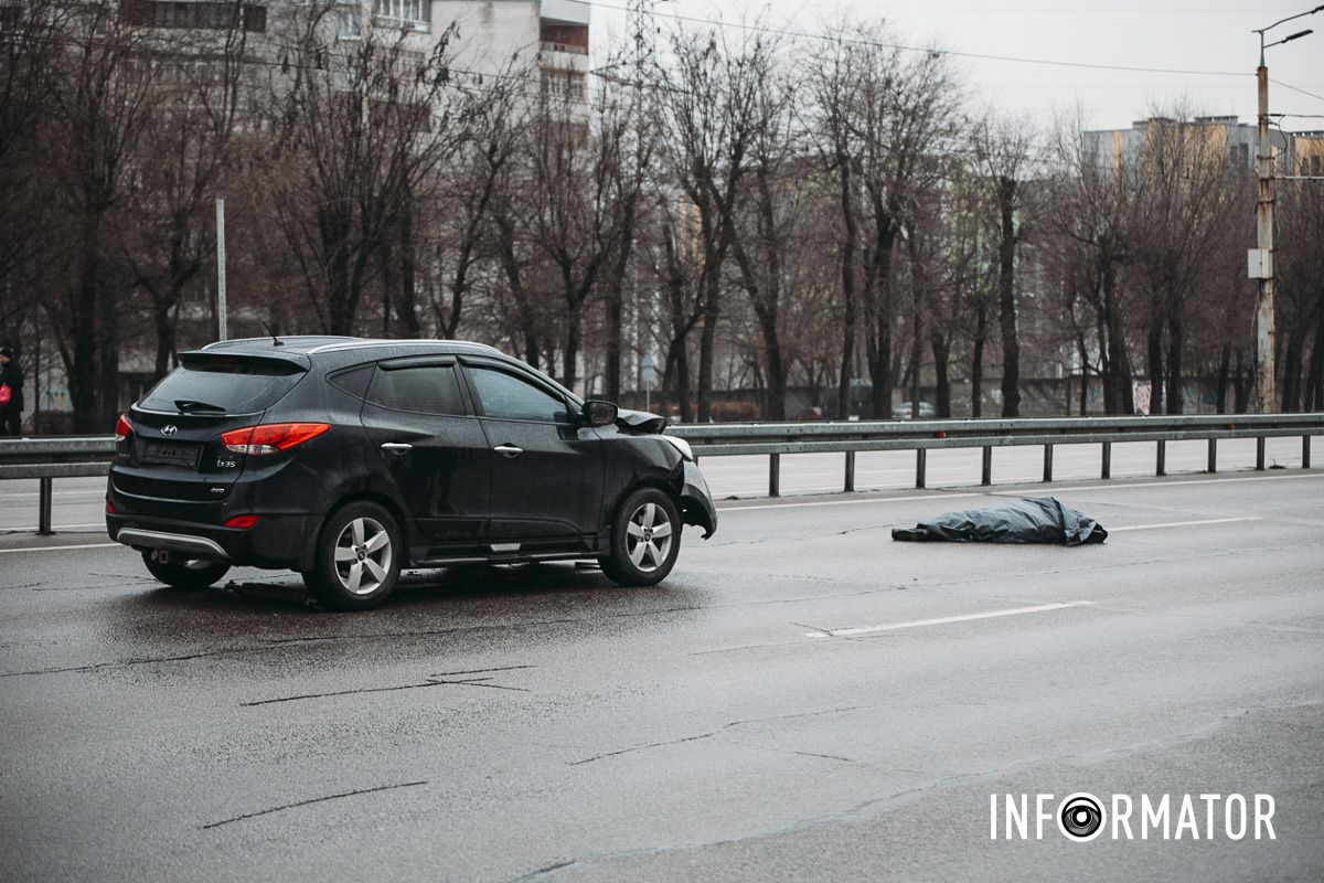 У Дніпрі на Запорізькому шосе на пішохідному переході Hyundai на смерть збив жінку 5