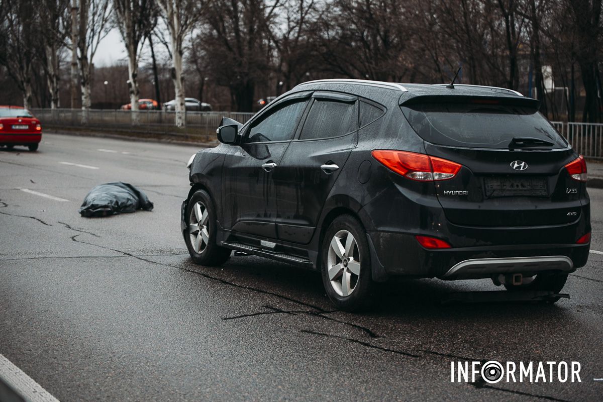 У Дніпрі на Запорізькому шосе на пішохідному переході Hyundai на смерть збив жінку 8