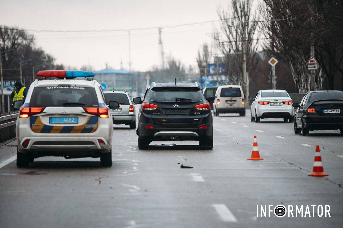 У Дніпрі на Запорізькому шосе на пішохідному переході Hyundai на смерть збив жінку 13