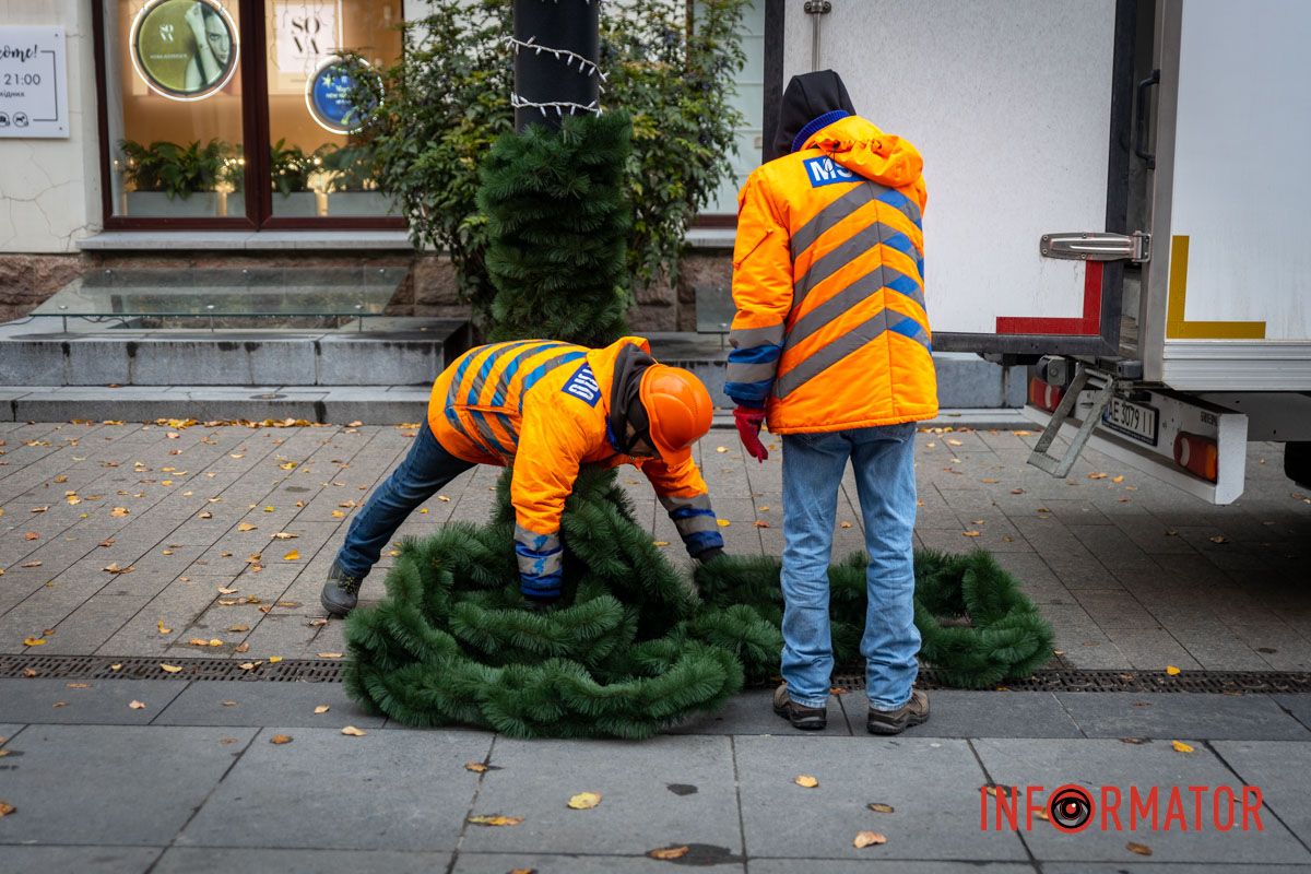 17 кілометрів святкових гірлянд: на вулиці Дніпра повертають новорічну ілюмінацію після трьох років війни 8